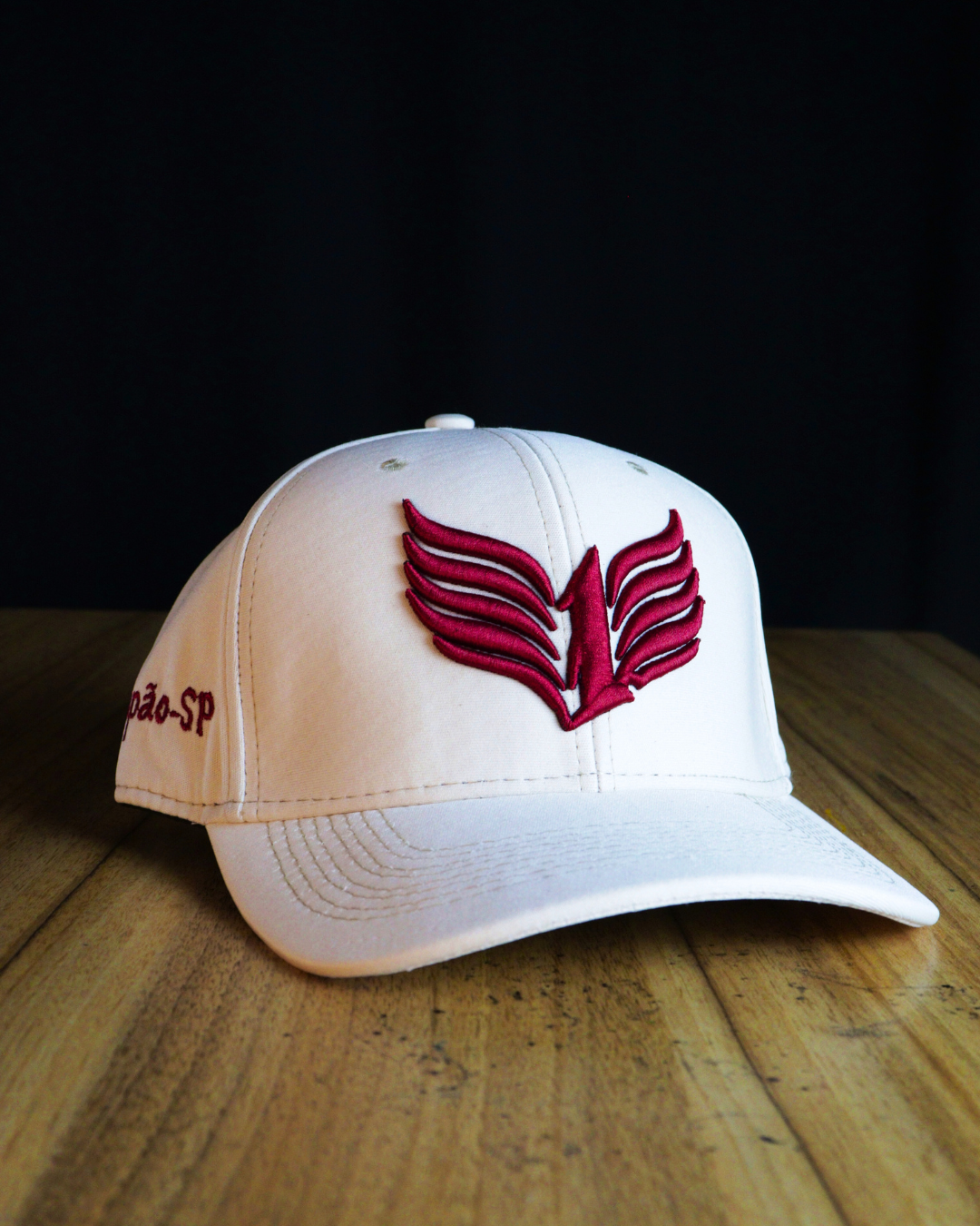 Boné Clássico - Creme e Vinho