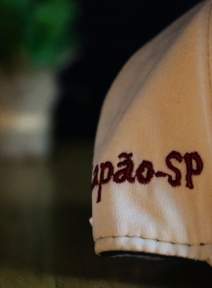 Boné Clássico - Creme e Vinho