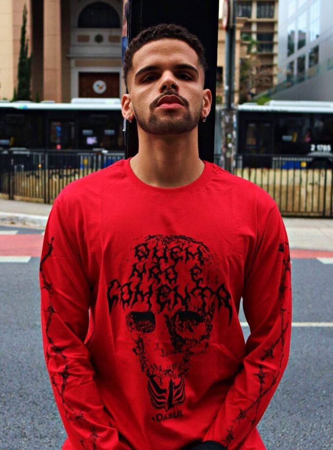 Camiseta - Quem É Não Comenta (Manga Longa)