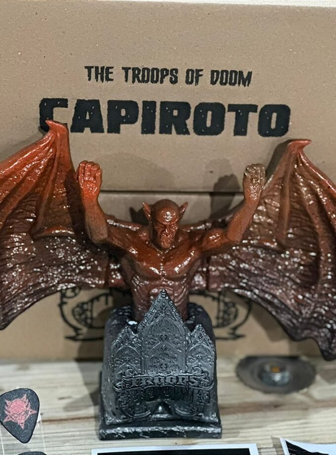 Capiroto - Versão Crua. Pintada por 7Dust