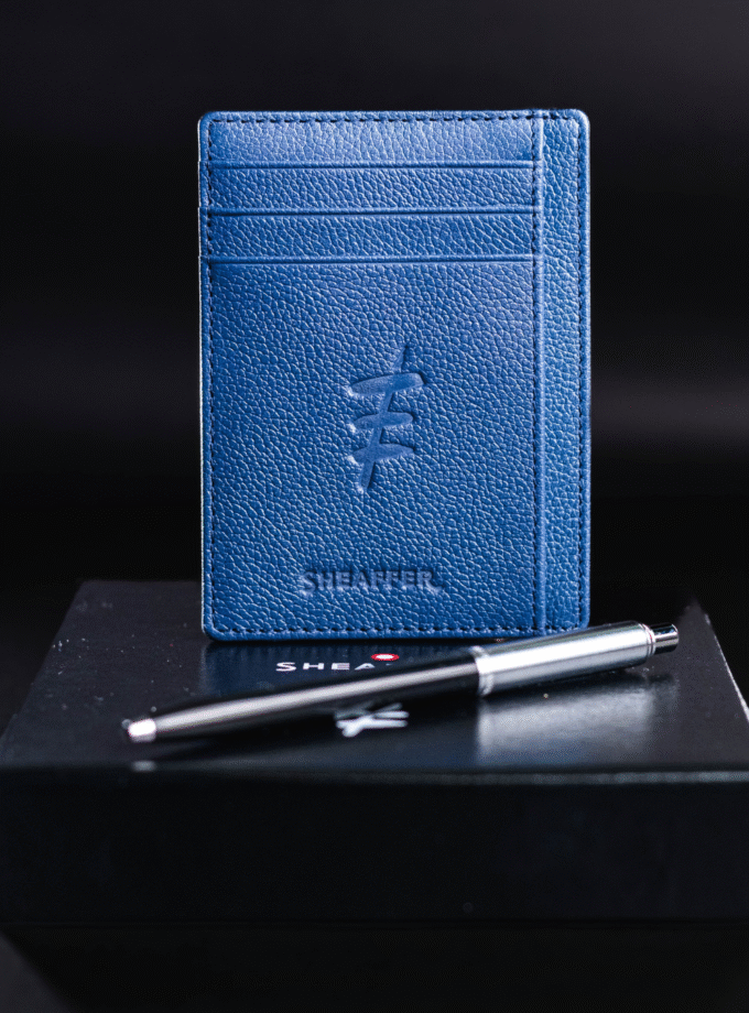 Porta-Cartões Azul + Esferográfica Sentinel Preta - Ferréz / Sheaffer (PRÉ-VENDA)