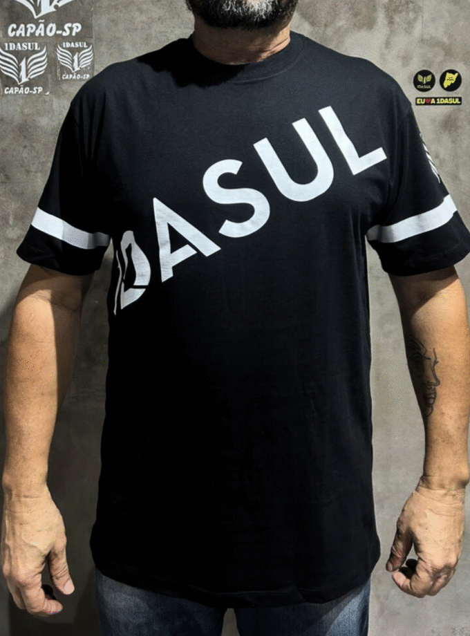 Camiseta Clássica - Preta