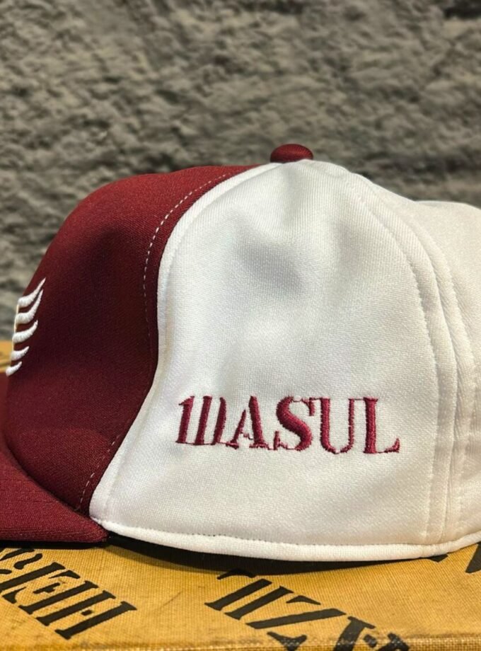 Boné Clássico - Vinho e Branco