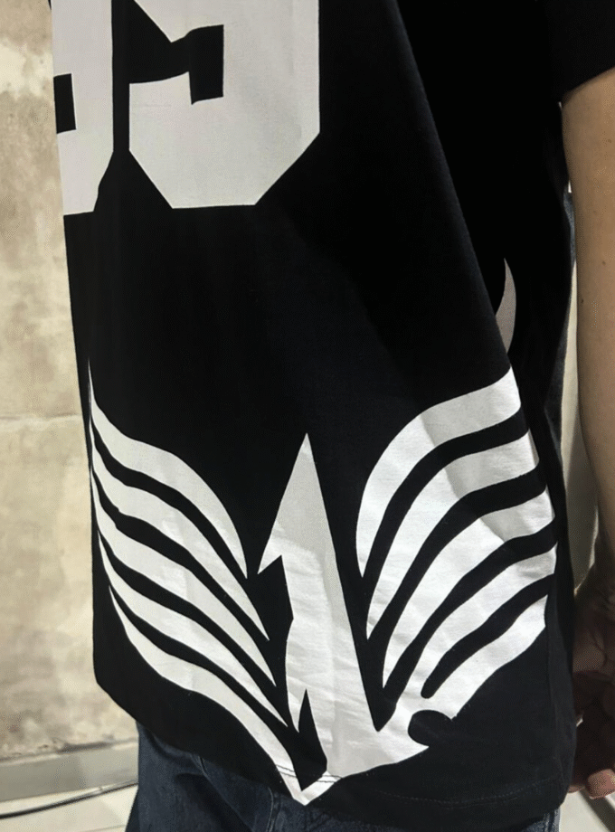 Camiseta Clássica - Preta