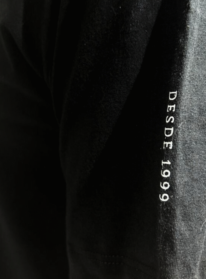 Camiseta Preta - Desde 1999